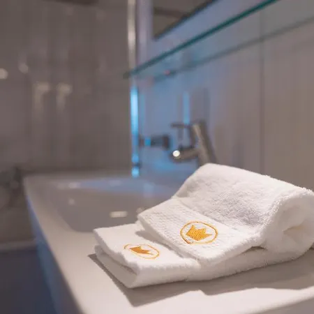 Swiss La Couronne Отель Аванш