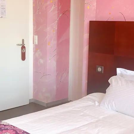 Swiss La Couronne Отель Аванш