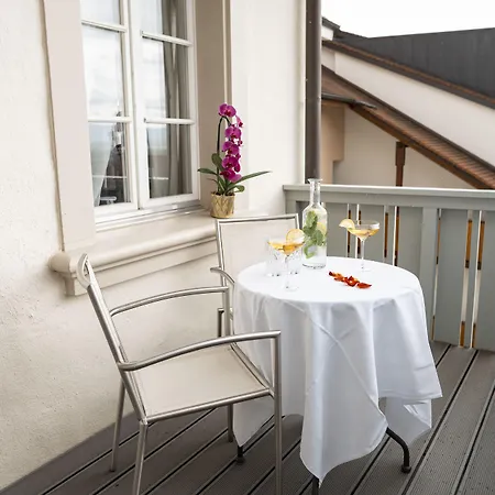 Swiss La Couronne Отель Аванш