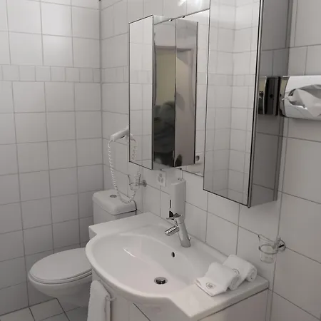 Hotel Swiss La Couronne 3*