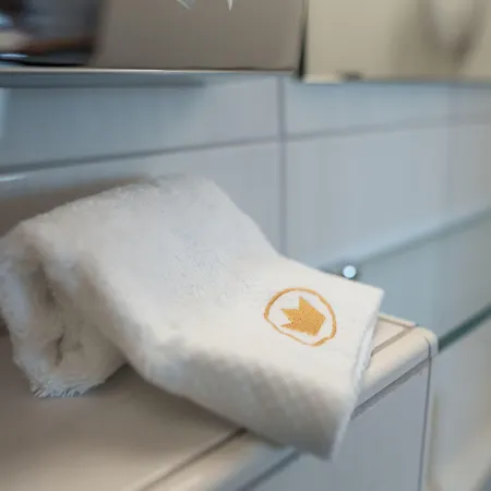 Отель Swiss La Couronne